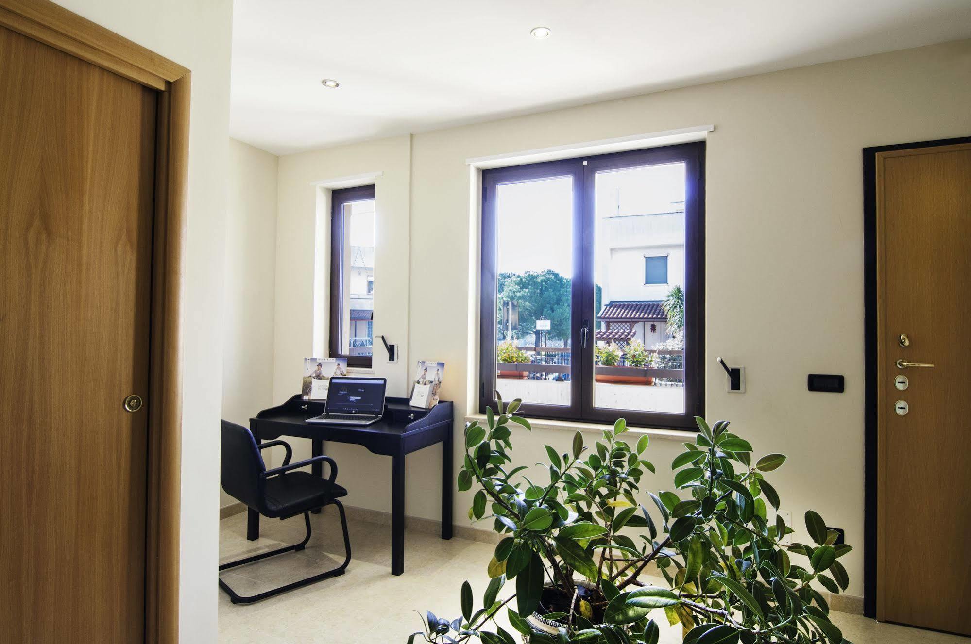 Ciao Hotel & Residence - Apartments Conversano Exteriör bild